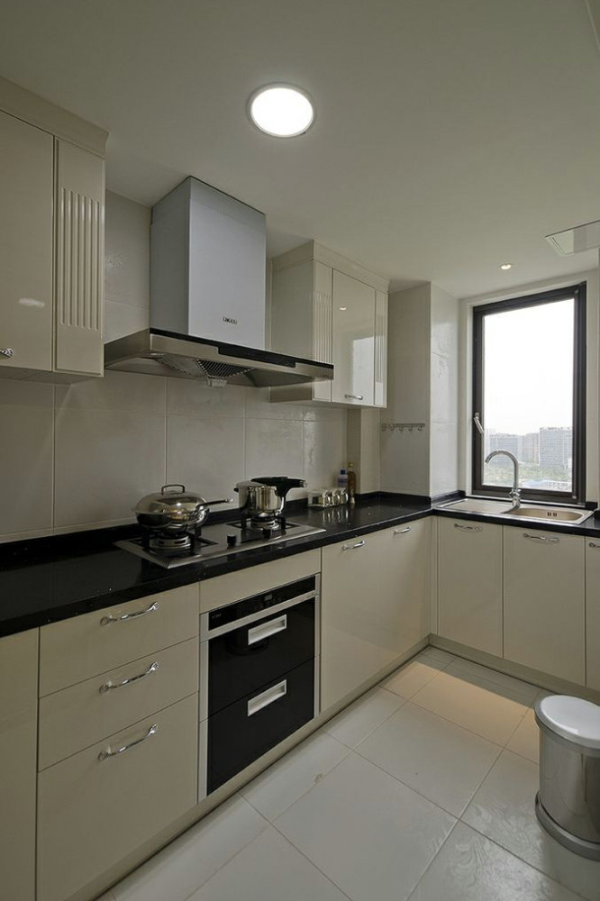 百隆橱柜精品珍珠白烤漆定制橱柜