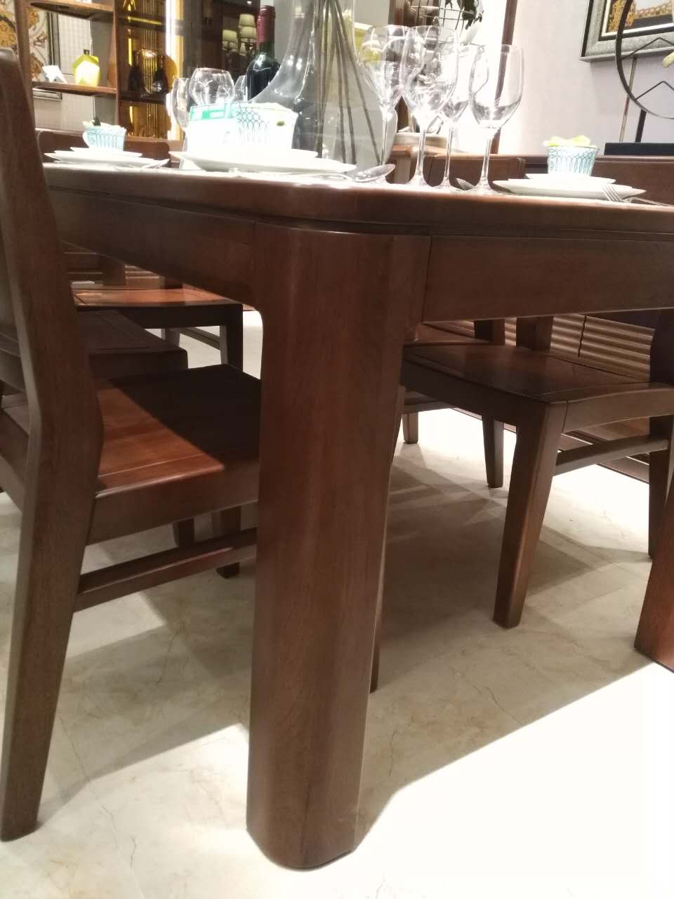 南洋迪克 北欧现代高品味实木家具 胡桃一号 餐桌