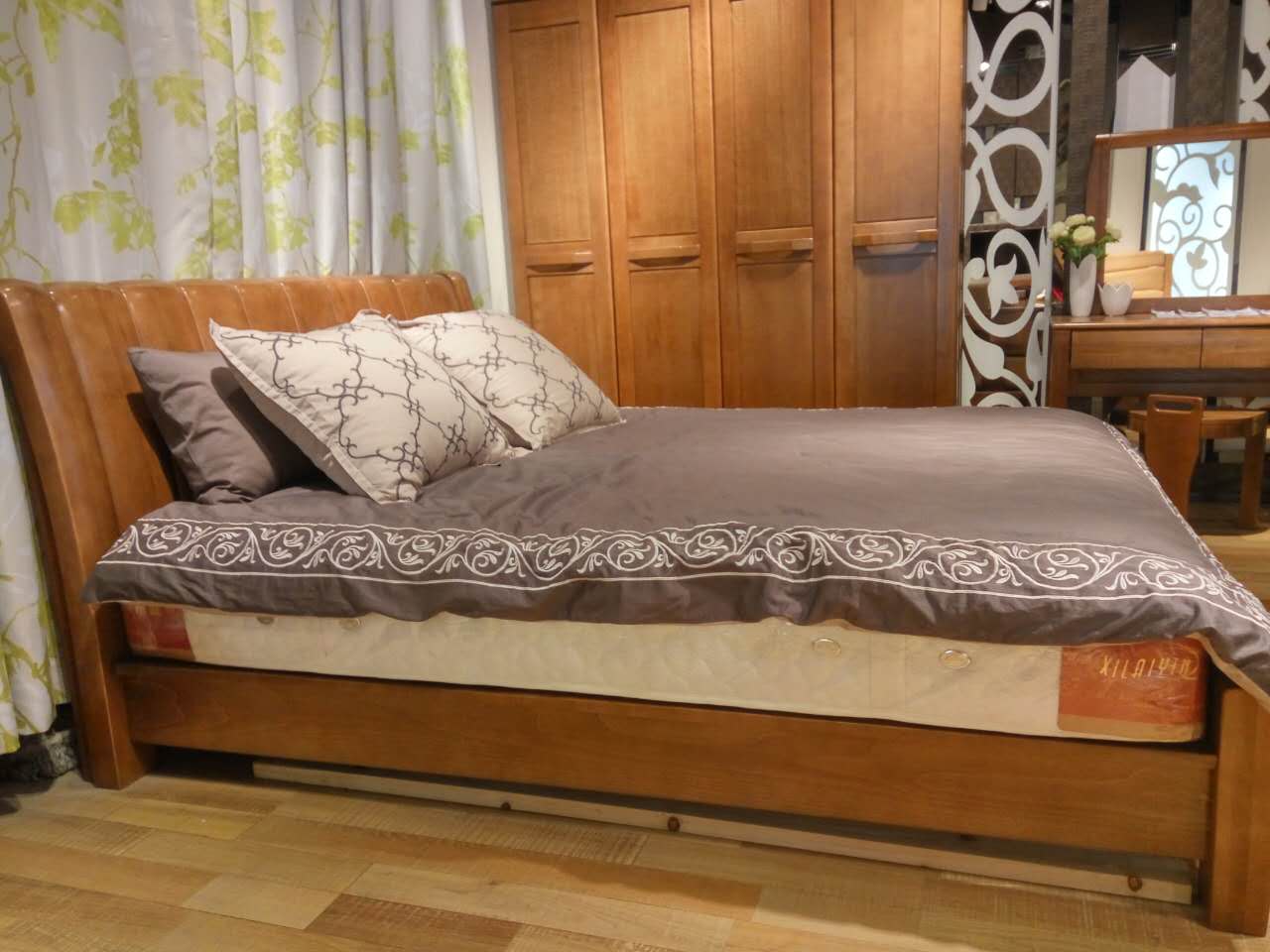 【瑞丰家具】619#榉木大床